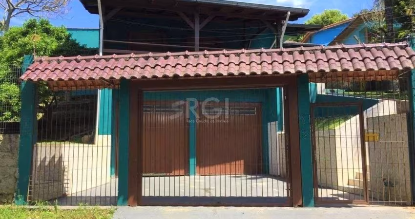 Casa para Venda - 200m², 3 dormitórios, sendo 1 suites, 2 vagas - Hípica