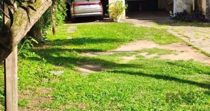 Casa com 3 quartos e 2 garagens no bairro cidade Baixa!