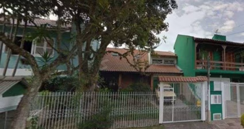 Casa para Venda - 300m², 3 dormitórios, sendo 1 suites, 2 vagas - Jardim Verde