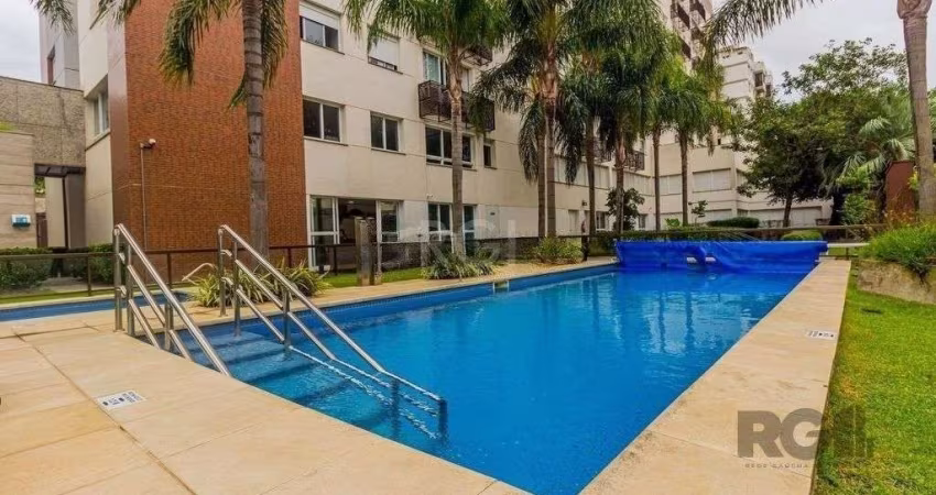 Apartamento 60m² - semi mobiliado, 2 dormitórios, 1 suíte, churrasqueira e 1 vaga de garagem no Menino Deus