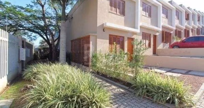 Casa para Venda - 108.8m², 2 dormitórios, sendo 2 suites, 1 vaga - Teresópolis