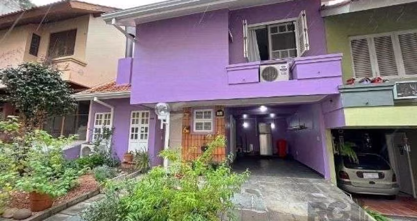 Casa Condominio para Venda - 201m², 3 dormitórios, sendo 1 suites, 2 vagas - Tristeza