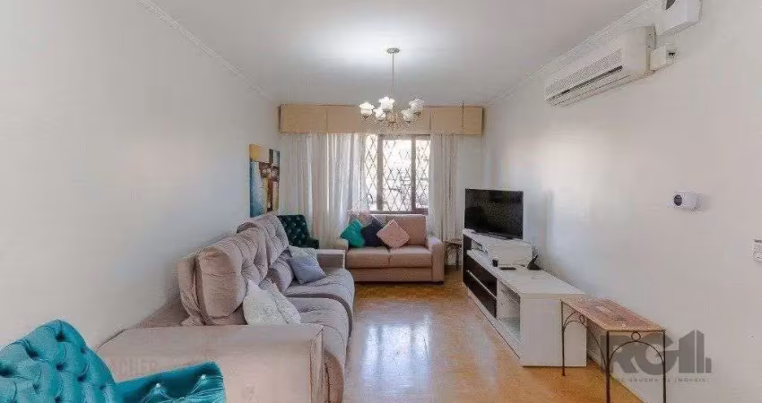 Casa com 3 quartos à venda na Avenida Engenheiro Ary de Abreu Lima, 363, Jardim Europa, Porto Alegre