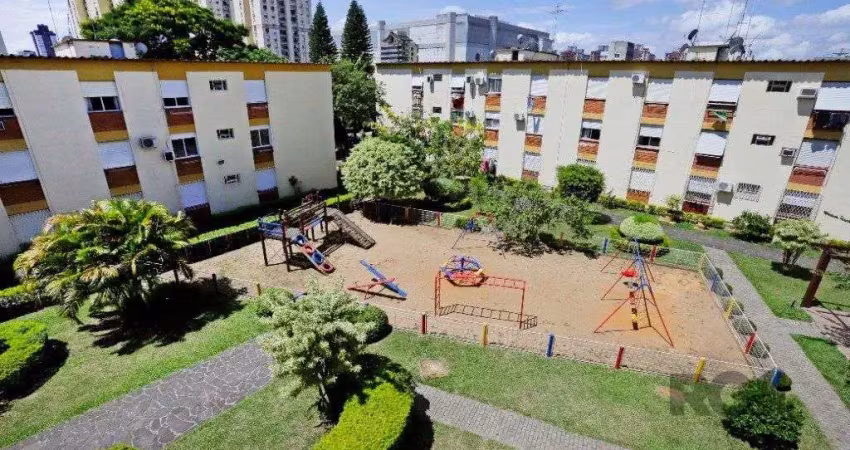 Apartamento com 2 quartos à venda na Rua Roque Calage, 329, Passo da Areia, Porto Alegre