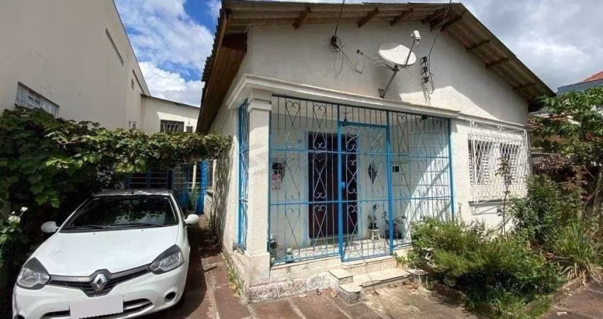Ampla casa de 180m² com 2 dormitórios e churrasqueira.