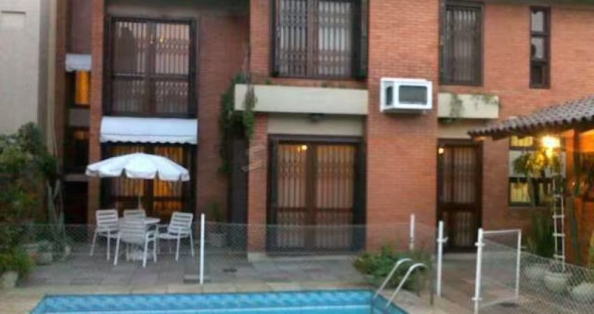 Casa para Venda - 350m², 3 dormitórios, sendo 1 suites, 2 vagas - São João