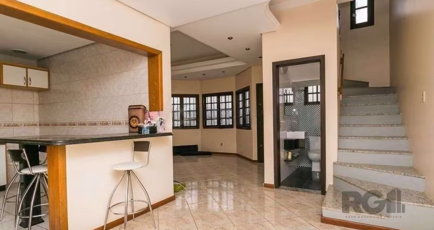 Casa de 3 dormitórios, no bairro Campo Novo