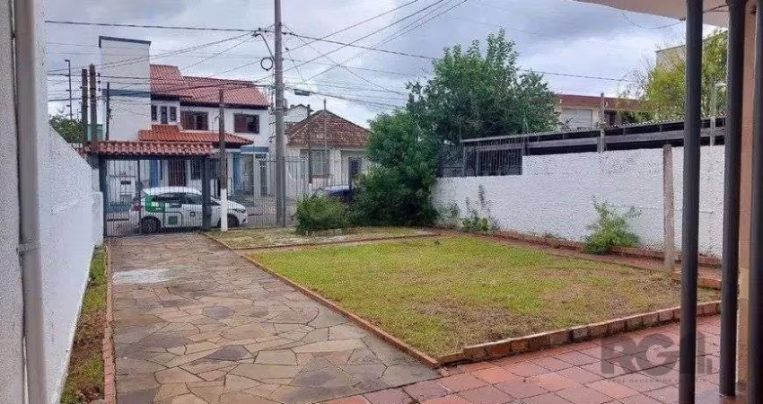 Casa de 2 dormitórios no bairro Sarandi
