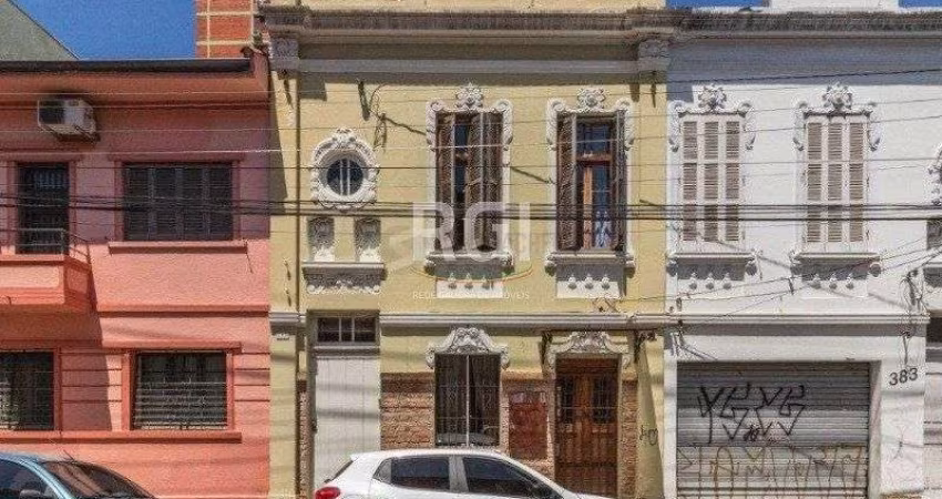 Casa para Venda - 490m², 3 dormitórios, sendo 1 suites, Floresta