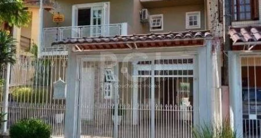 Casa para Venda - 231.52m², 3 dormitórios, sendo 1 suites, 2 vagas - Imperial Parque