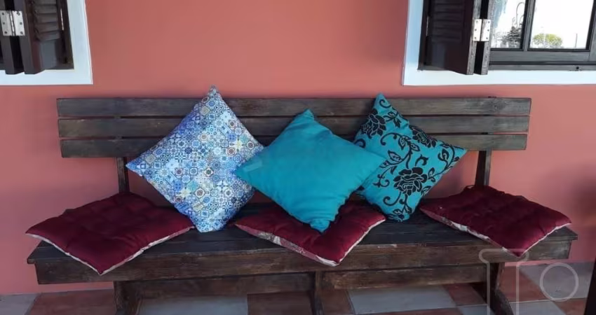 Casa para Venda - 114m², 2 dormitórios, sendo 1 suites, 2 vagas - Zona Nova