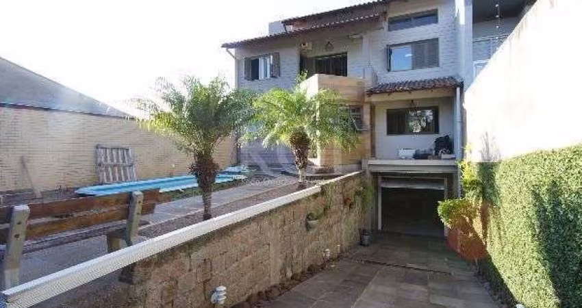 Casa para Venda - 300m², 2 dormitórios, sendo 1 suites, 8 vagas - Nonoai