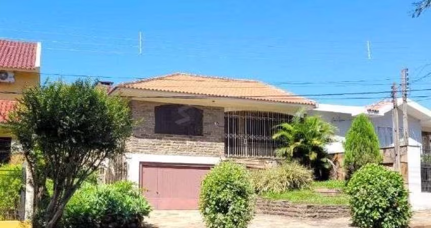 Casa em Santa Maria, no bairro São José, com 4 dormitório(s), e 4 banheiros, à venda.