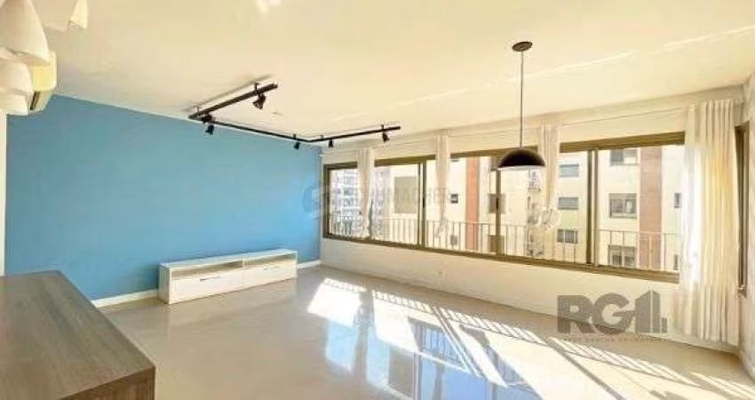 Apartamento em Porto Alegre, no bairro Cavalhada, com 3 dormitório(s), e 3 banheiros, à venda.