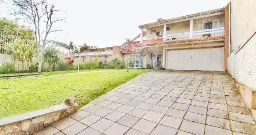 Casa em porto alegre, no bairro jardim isabel, com 4 dormitório(s), e 4 banheiros, à venda.