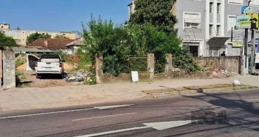 Terreno em Porto Alegre, no bairro Medianeira, à venda.