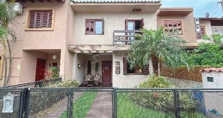 Casa em Porto Alegre, no bairro Hípica, com 3 dormitório(s), e 3 banheiros, à venda.