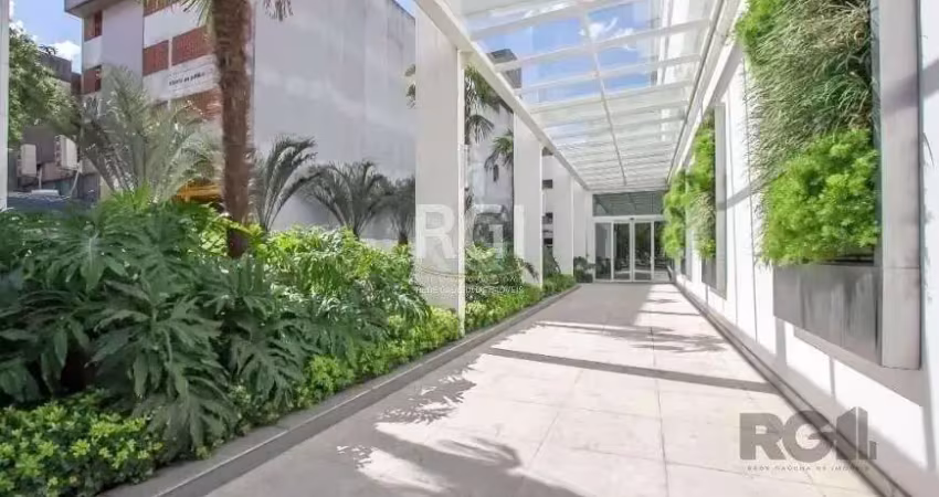 Sala comercial desocupada no edifício baltimore, bairro bom fim em porto alegre.