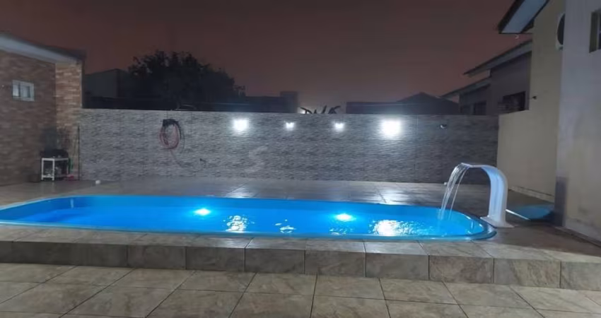 Casa à venda, com piscina em Arroio do Silva, SC