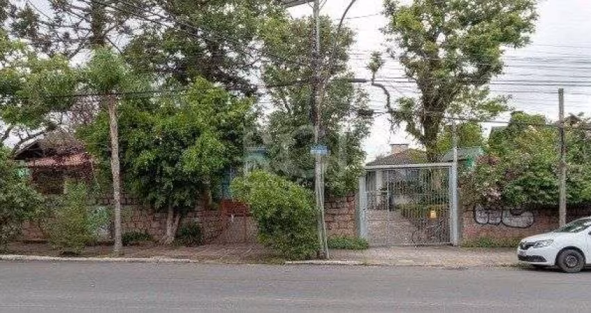 Casa para Venda - 200.81m², 4 dormitórios, sendo 1 suites, 5 vagas - Tristeza