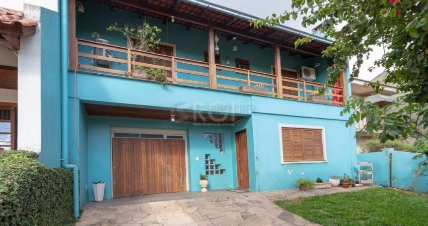 Casa para Venda - 246m², 3 dormitórios, sendo 1 suites, 3 vagas - Imperial Parque