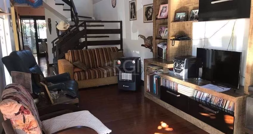Casa Condominio para Venda - 216m², 3 dormitórios, sendo 1 suites, 2 vagas - Tristeza