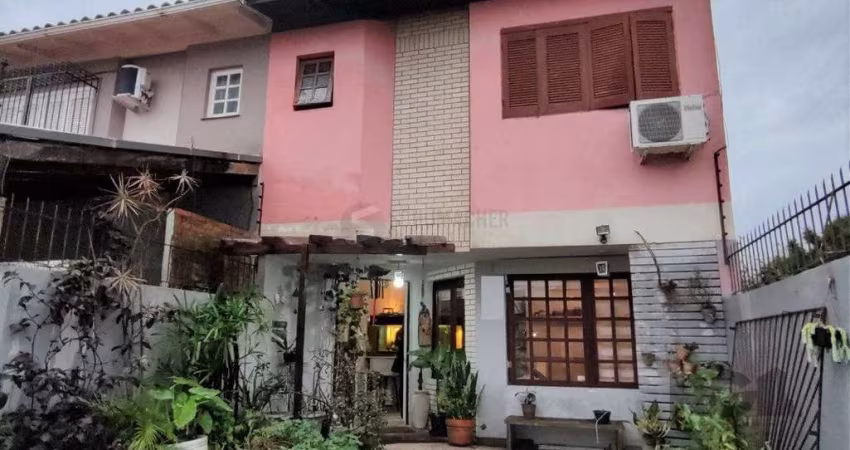 Casa para Venda - 116.48m², 3 dormitórios, sendo 1 suites, 2 vagas - Guarujá