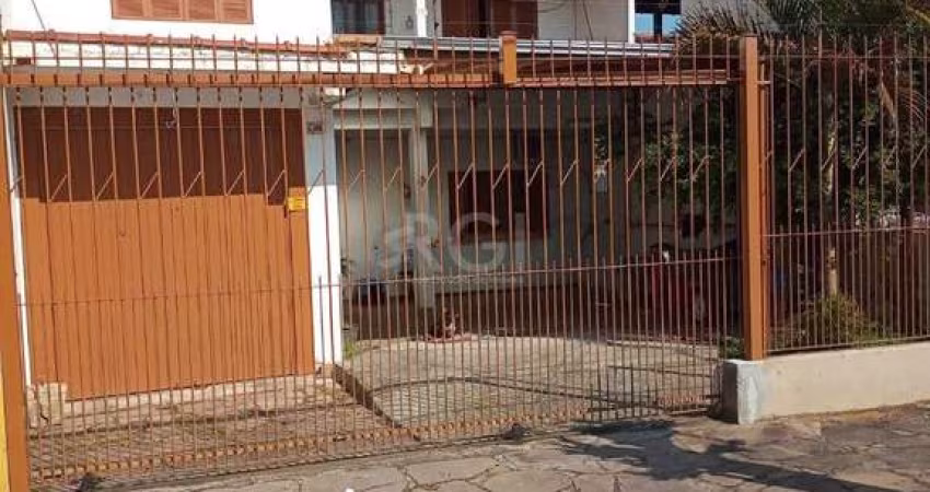 Casa para Venda - 180m², 3 dormitórios, sendo 1 suites, 2 vagas - Vila Nova