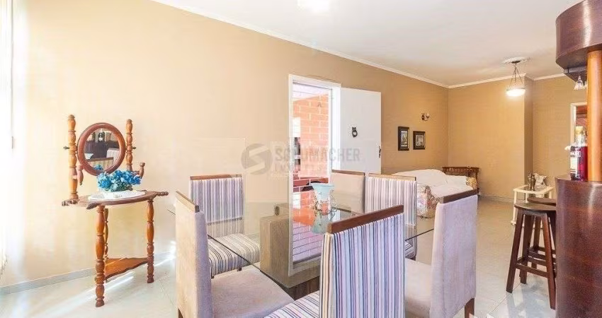 Casa térrea à venda, com 2 suites, 3 banheiros, edicula, pátio, 2 vagas - Bairro Medianeira
