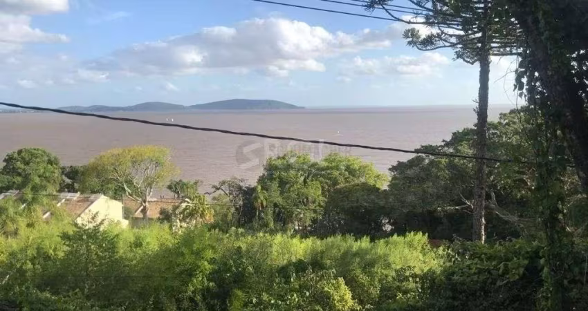 Terreno com área de 747m²