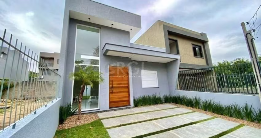 Casa para venda com 3 dormitórios, sendo 1 suíte e 2 vagas no bairro Ipanema