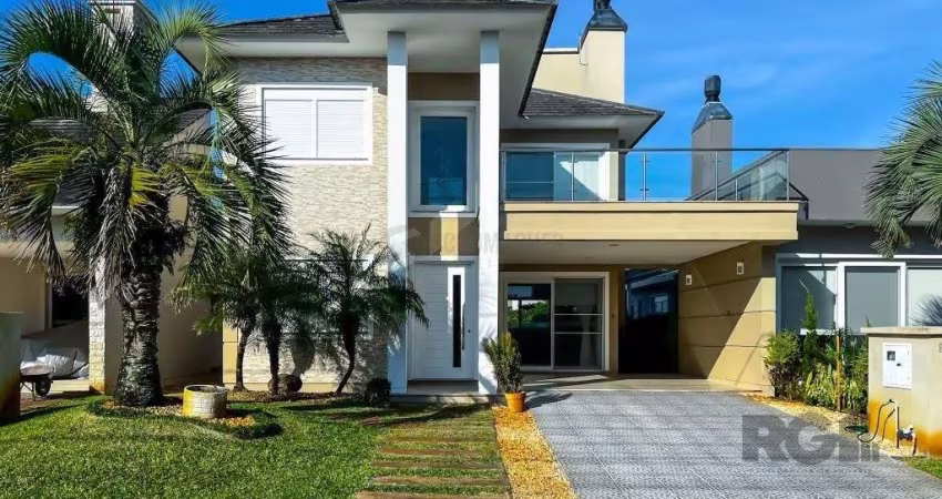 casa Alto Padrão com 239m² privativos, mobiliada e totalmente iluminada.