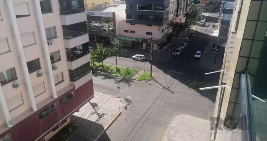 Cobertura de dois dormitórios ( uma suíte ) na Zona Nova de Capão da Canoa, próximo à Praça Boianowski