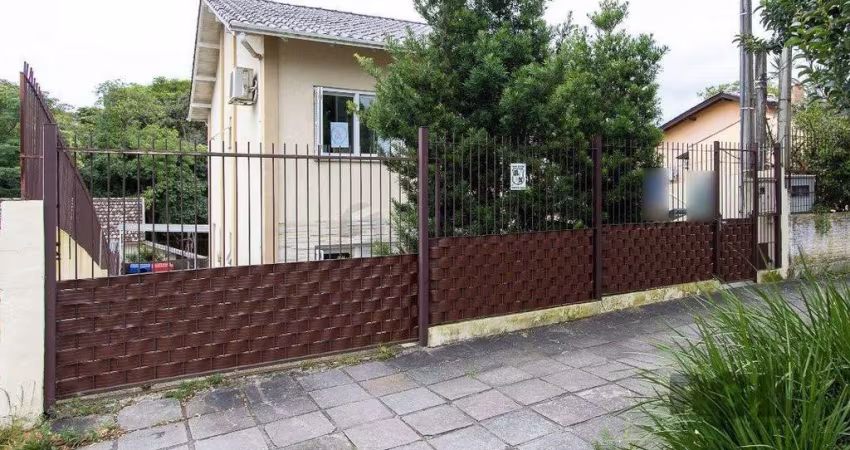 Casa para Venda - 132.55m², 3 dormitórios, sendo 1 suite, 5 vagas - Teresópolis