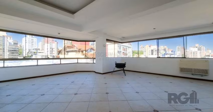 Cobertura com 222m² privativos, 3 quartos, 1 suite, lareira, piscina, 2 vagas no Bairro Rio Branco