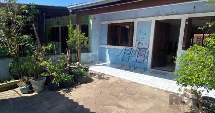 Charmosa Casa à Venda na Hípica, Porto Alegre