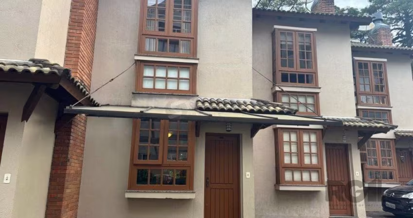 Sobrado de Alvenaria em Condominio no bairro Nobre de Gramado