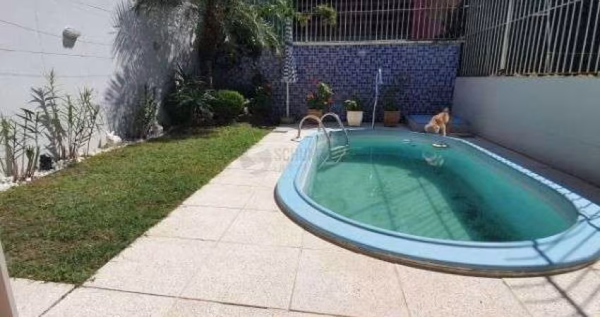 Casa para Venda - 185m², 3 dormitórios, sendo 1 suites, 2 vagas - Bahamas