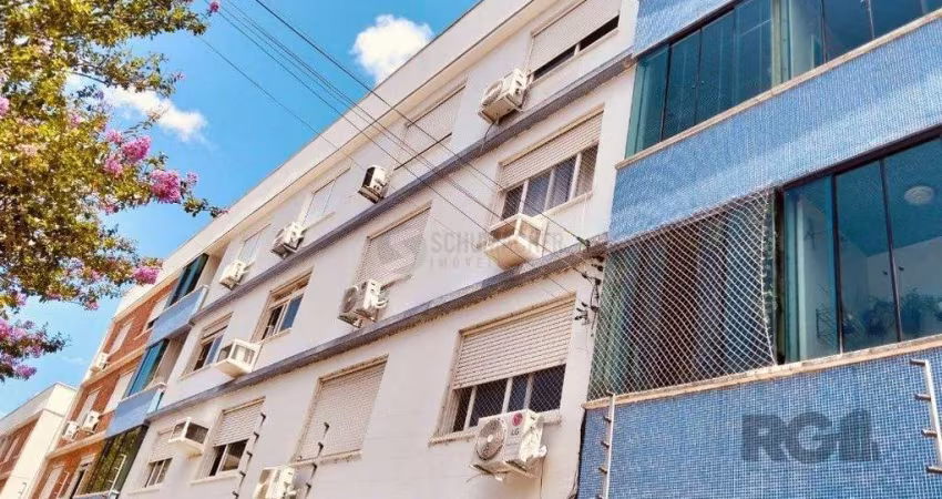 Apartamento 3 Dormitórios , dependência de empregada e vaga de garagem.