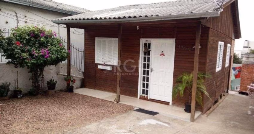 Casa para Venda - 100m², 4 dormitórios, sendo 1 suites, 3 vagas - Tristeza