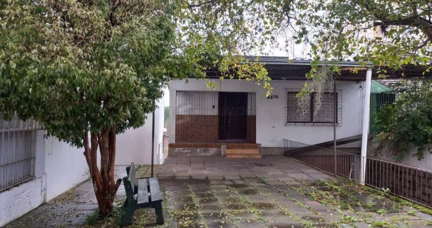 Excelente casa na av cavalhada com 3 dormitorios