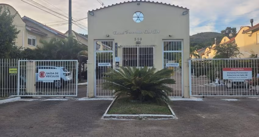 Casa em Condomínio em Hípica