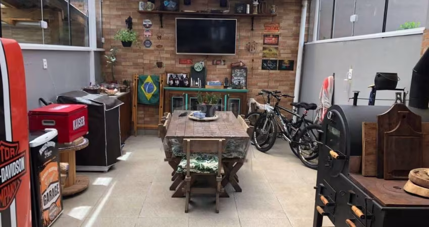Casa com 3 dormitórios 2 suítes, área gourmet, vaga de estacionamento, Guarujá, Porto Alegre RS
