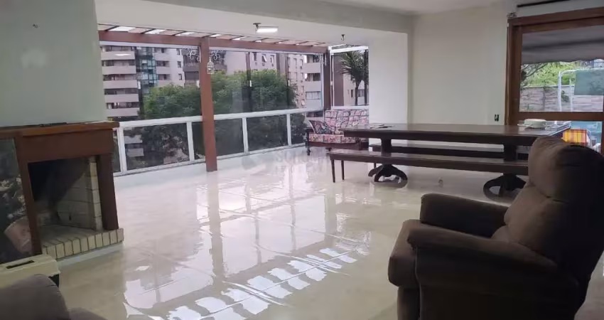 Cobertura para Venda - 296m², 3 dormitórios, sendo 1 suites, 3 vagas - Petrópolis