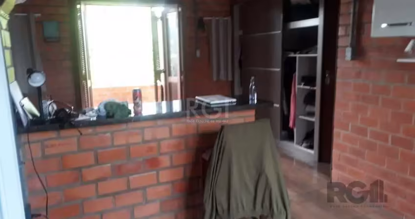 Casa com 3 dormitórios, sendo 1 suíte no bairro hípica