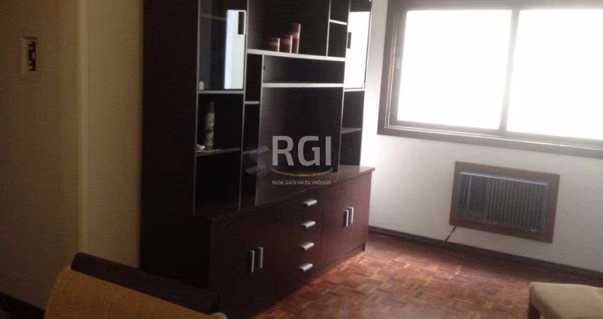Apartamento para Venda - 67.4m², 2 dormitórios, 1 vaga - Petrópolis