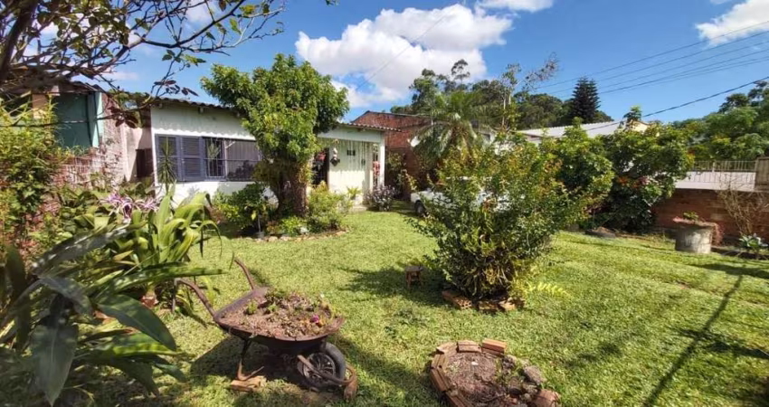 Casa no bairro Belém Novo - 2 dormitórios