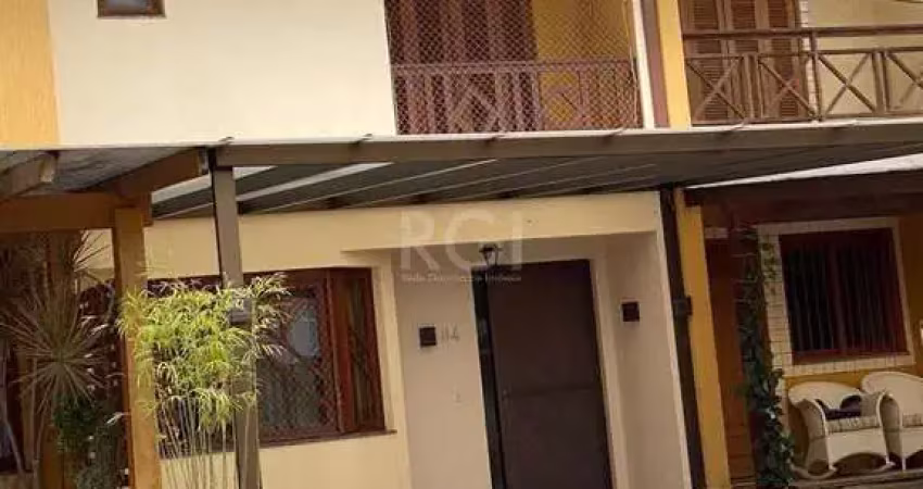 Casa com 3 quartos à venda na Avenida Edgar Pires de Castro, 1347, Hípica, Porto Alegre