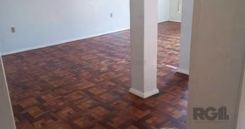 Apartamento com 4 dormitórios, com uma sacada no Bairro São João.