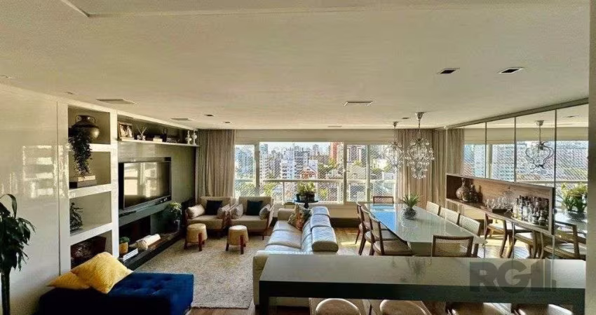 Vende-se luxuoso apartamento com 3 suítes, 2 vagas, lareira no bairro Rio Branco com 133m²